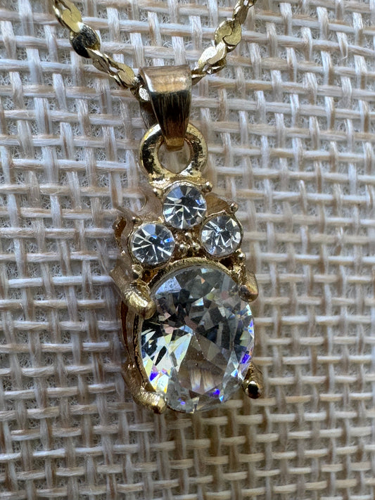 Vintage Elegance Crystal Pendant Necklace