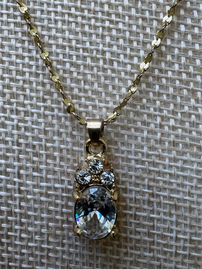 Vintage Elegance Crystal Pendant Necklace