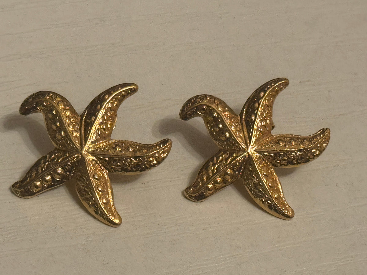 ✨ Golden Shore Starfish Statement Stud Earrings .75 inches
