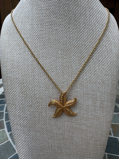 Vintage 1980s Avon Textured Gold-Tone Starfish Pendant Necklace
