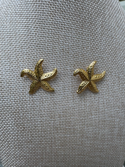 ✨ Golden Shore Starfish Statement Stud Earrings .75 inches
