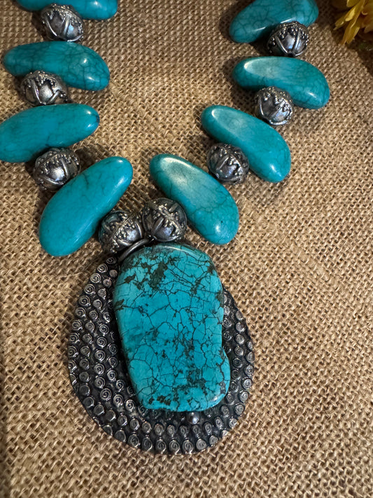 Chico's 16" Turquoise and Silver-Tone Pendant Necklace – Southwestern Chic