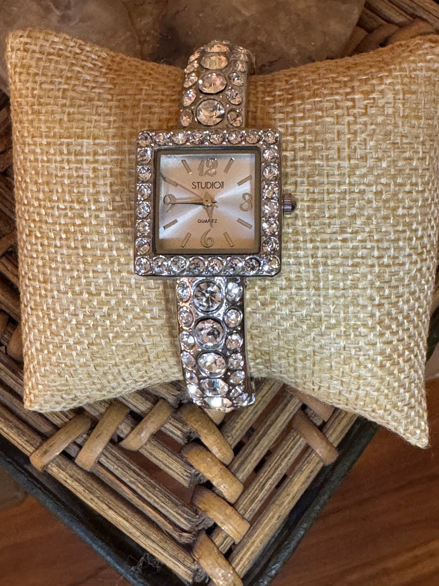 Vintage Studio Time Square-Face Cuff Watch – Luxe Boutique Statement