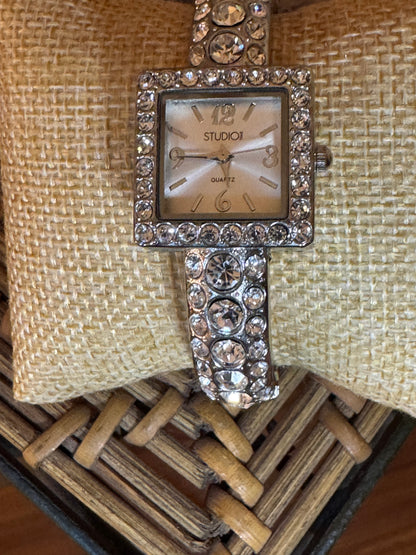 Vintage Studio Time Square-Face Cuff Watch – Luxe Boutique Statement