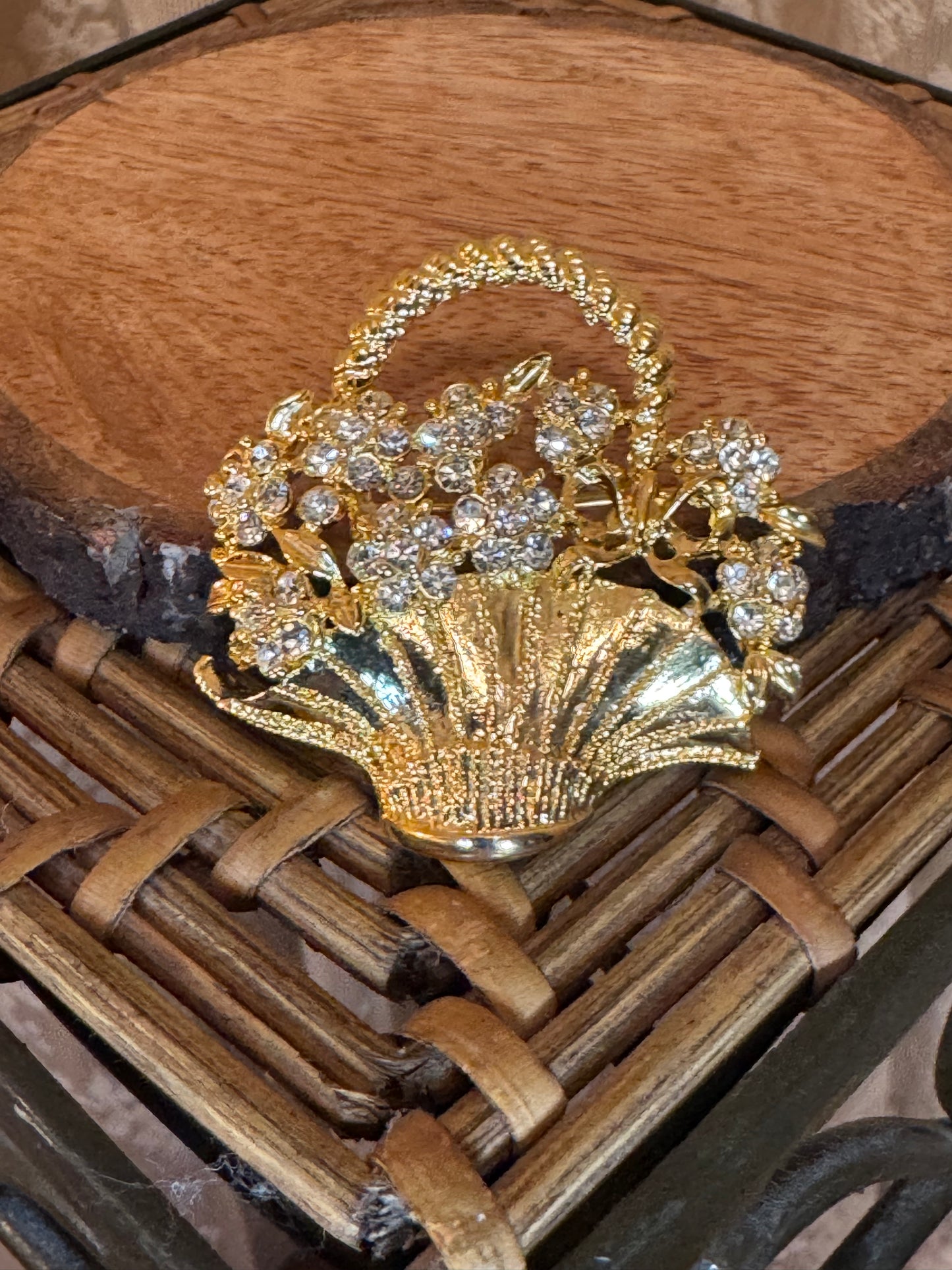 Vintage Gold Tone Flower Basket Brooch Rhinestone Floral Pin Mid-Century 1940s–50s