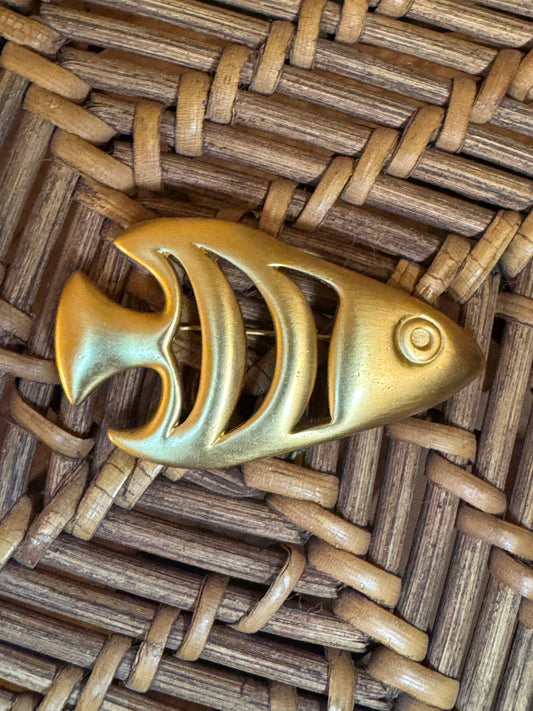 Vintage Anne Klein AK Matte Gold Fish Brooch Nautical Figural Pin 1970 - 1980s