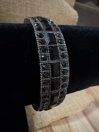 Vintage Liz Claiborne Silver-Tone Stretch Bracelet – Black Stone Accent
