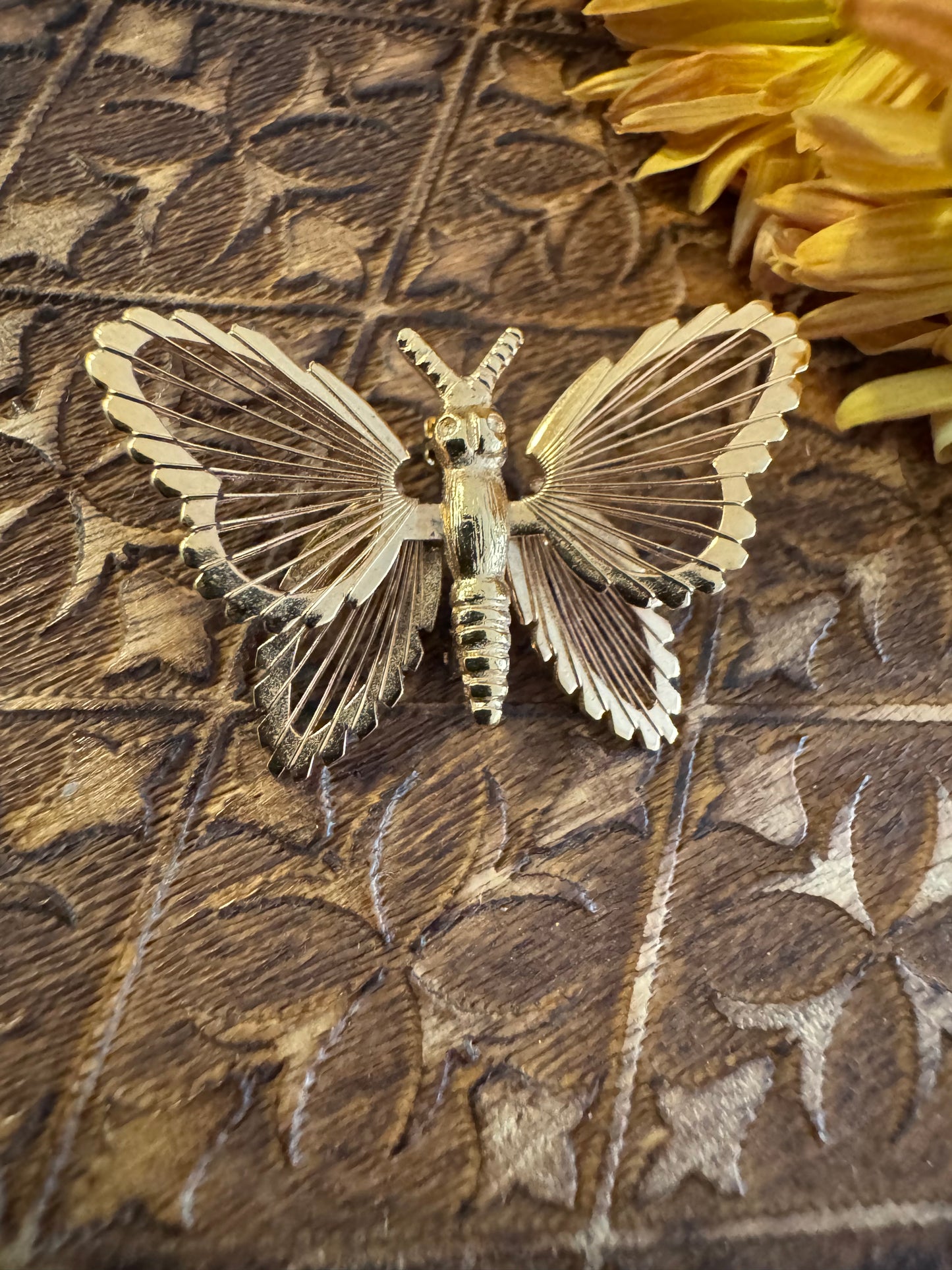 Vintage Signed Monet Gold-Plated Butterfly Brooch – 1980s Elegance