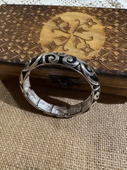 Vintage-Style Silver-Tone Enamel Hinged Bangle Bracelet
