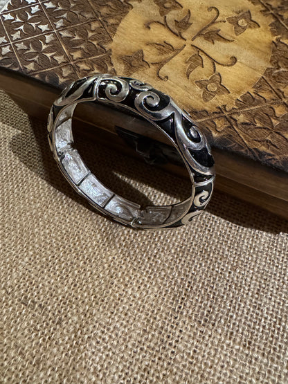 Vintage-Style Silver-Tone Enamel Hinged Bangle Bracelet