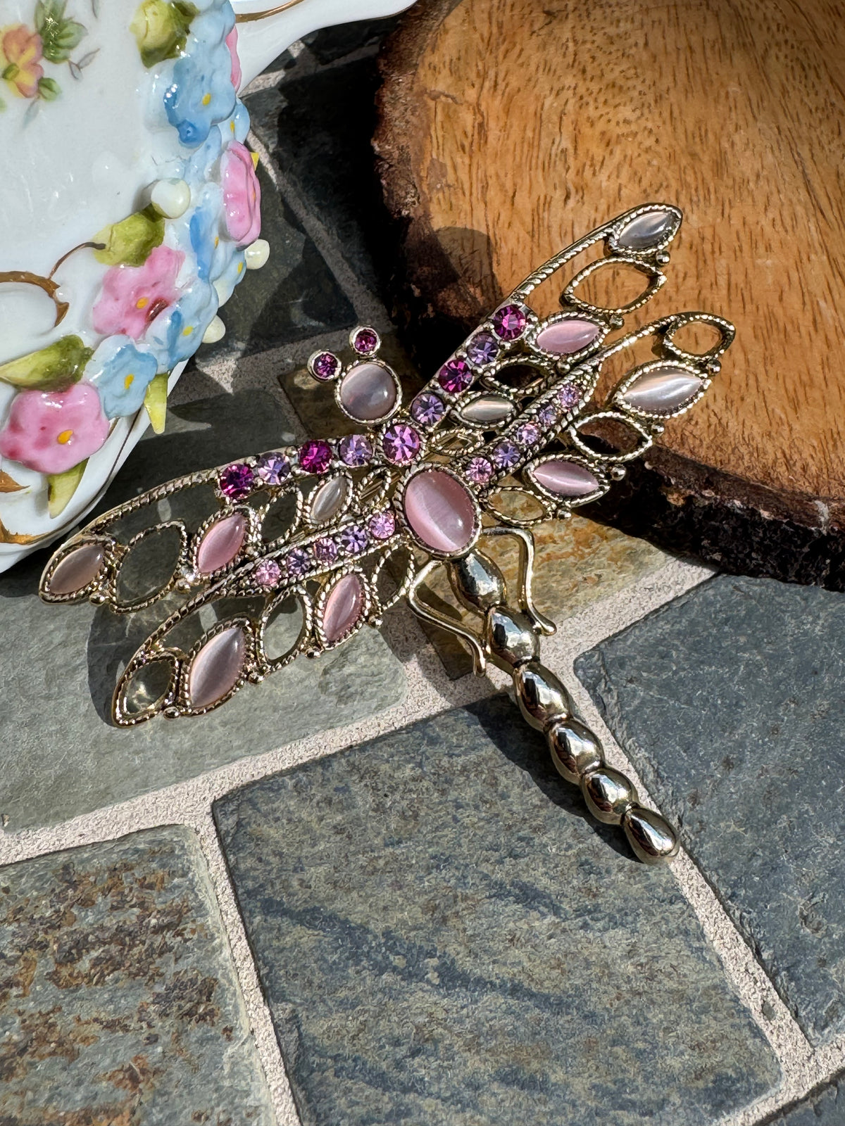 Whimsical Elegance: Vintage Gold-Tone Pink Cabochon Dragonfly Brooch