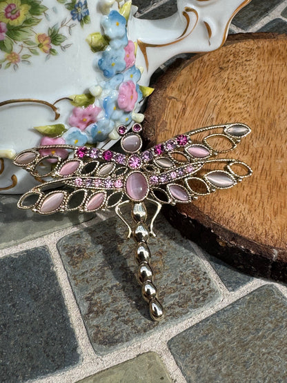 Whimsical Elegance: Vintage Gold-Tone Pink Cabochon Dragonfly Brooch