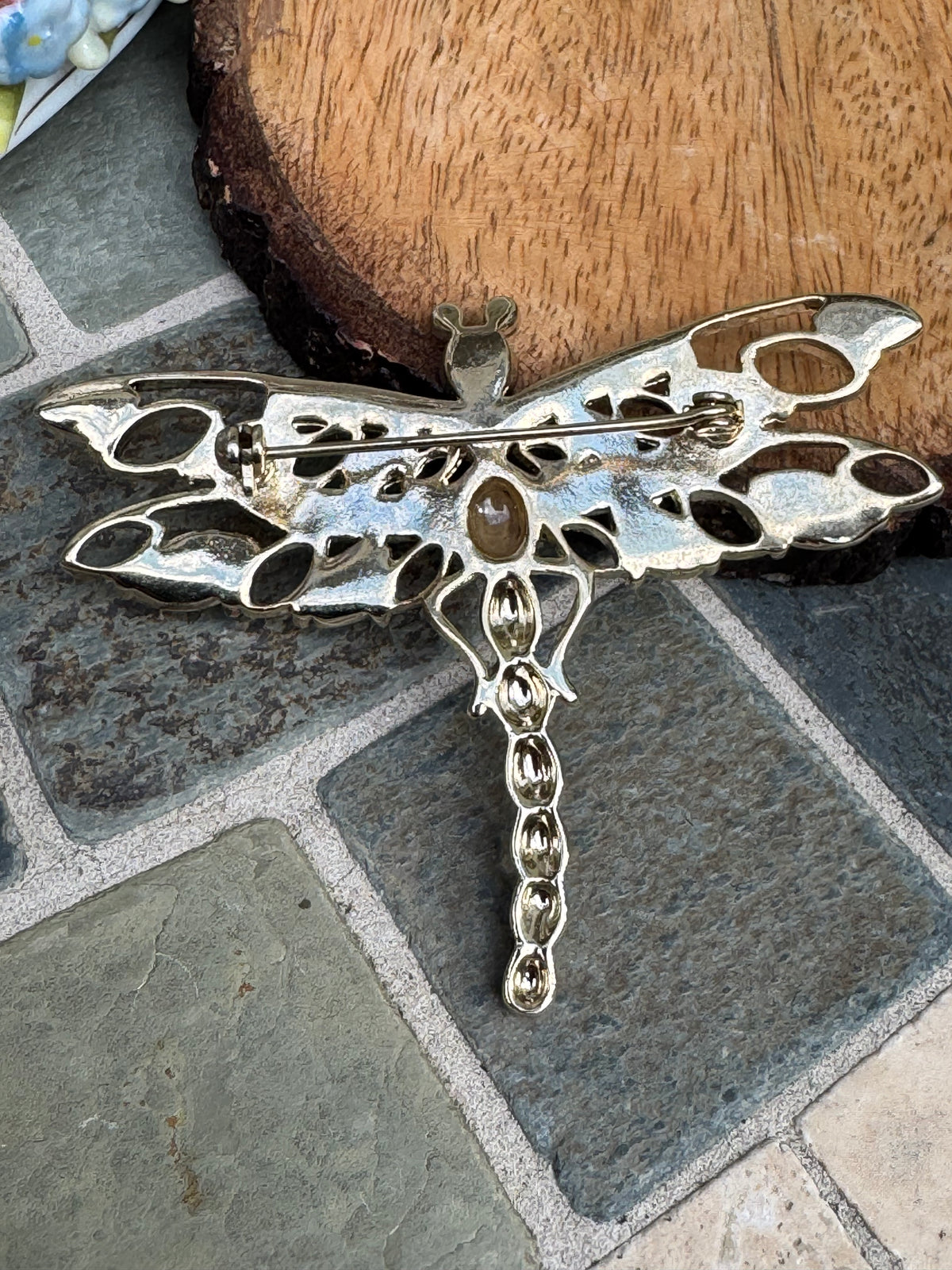 Whimsical Elegance: Vintage Gold-Tone Pink Cabochon Dragonfly Brooch