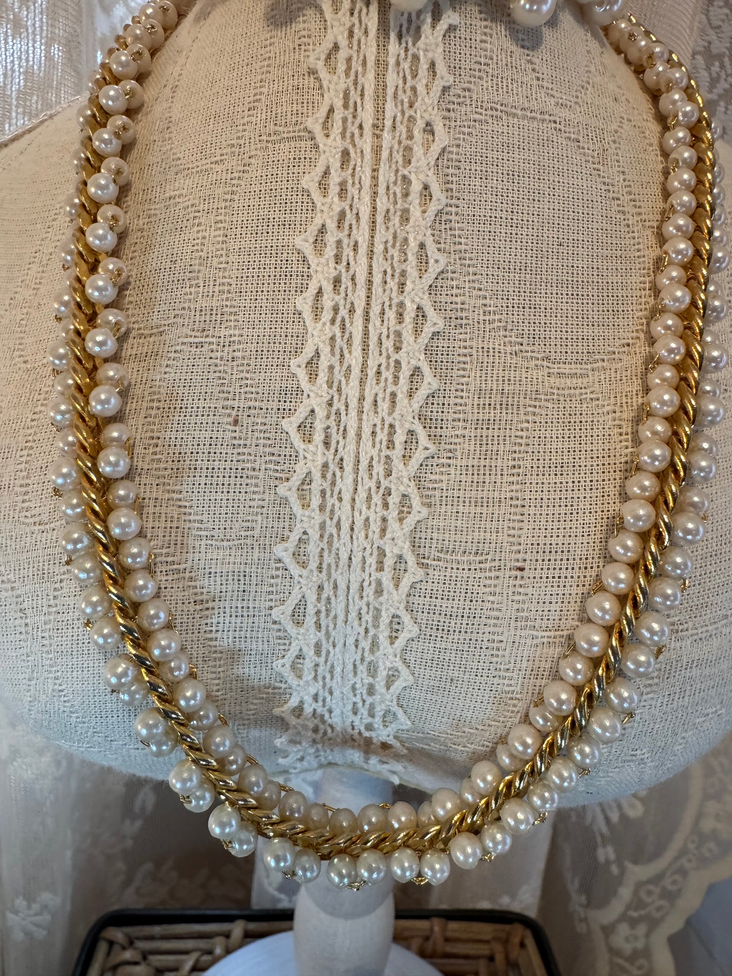 Vintage Inspired Double Strand Faux Pearl & Gold Tone Twisted Chain Necklace, Classic Retro Elegance