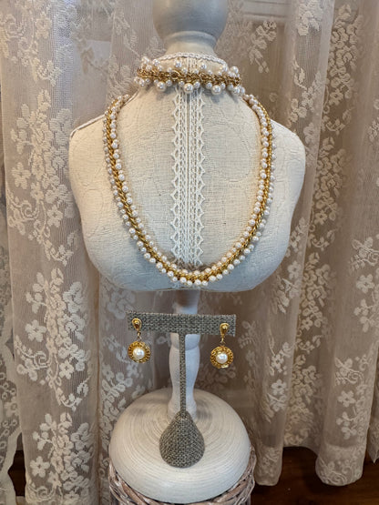 Vintage Inspired Double Strand Faux Pearl & Gold Tone Twisted Chain Necklace, Classic Retro Elegance